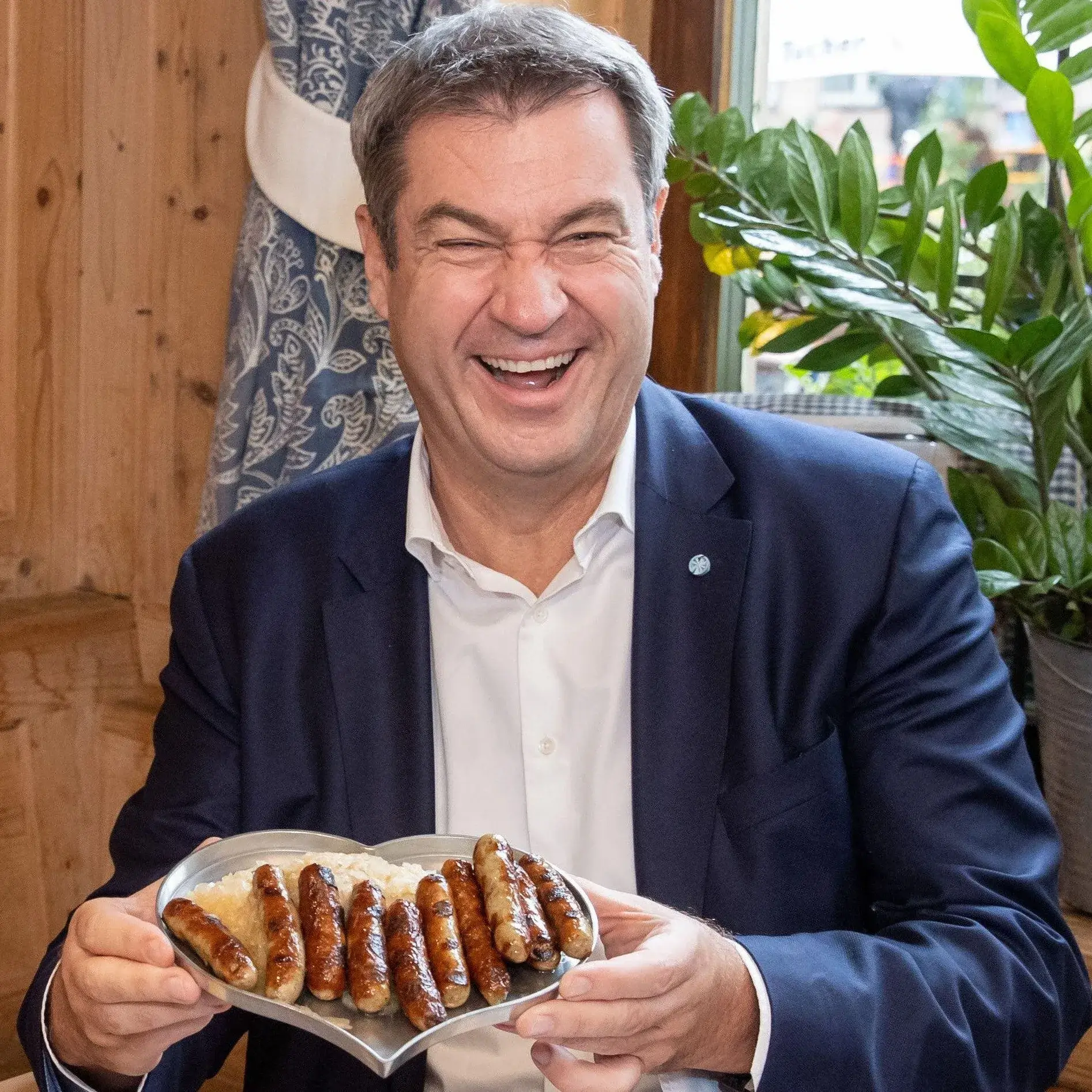 Söder mit Würstchen